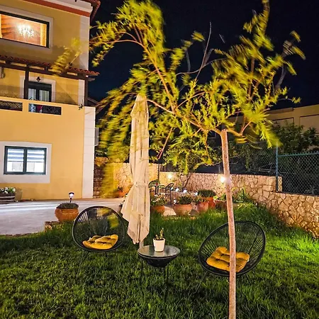 Aitheras With Sea Views And Garden *